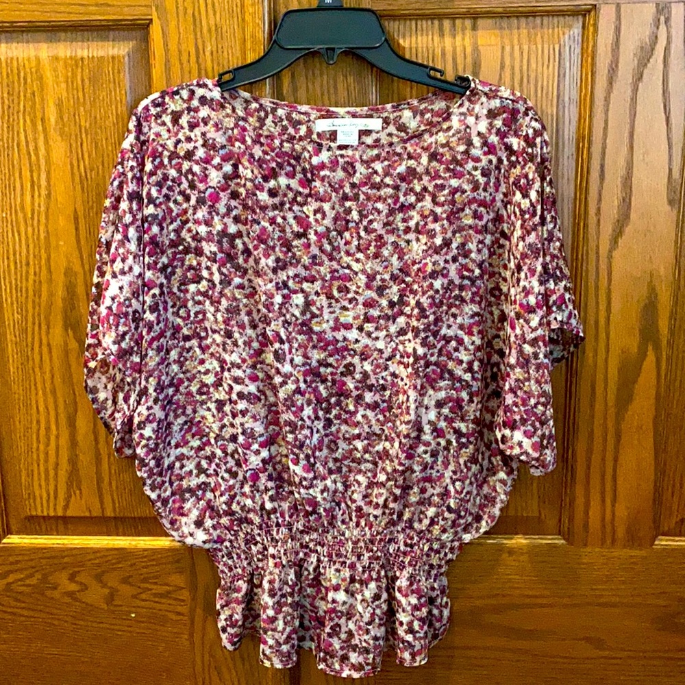 Short sleeve batwing top